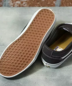 Vans Chukka Low Sidestripe Shoes-Raven/Black