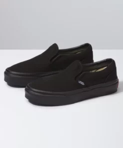 Vans Classic Slip-On Kids Shoe-Black/Black 8 Vans Classic Slip-On Kids Shoe-Black/Black