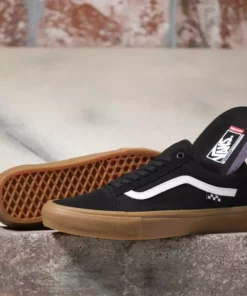 Vans Old Skool Shoes-Black/Gum