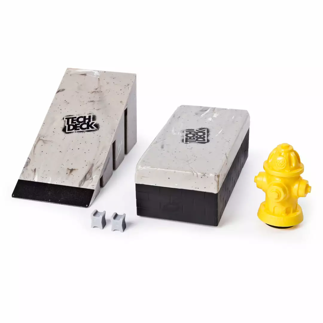 J&R Bicycles, Inc. Tech Deck Build A Park-Kicker/Funbox/Hydrant 2 J&R Bicycles, Inc. Tech Deck Build A Park-Kicker/Funbox/Hydrant