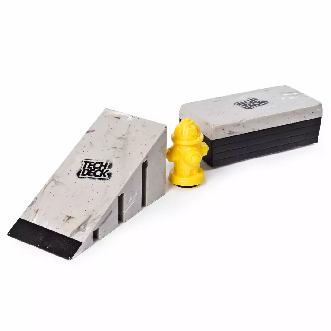 J&R Bicycles, Inc. Tech Deck Build A Park-Kicker/Funbox/Hydrant 3 J&R Bicycles, Inc. Tech Deck Build A Park-Kicker/Funbox/Hydrant